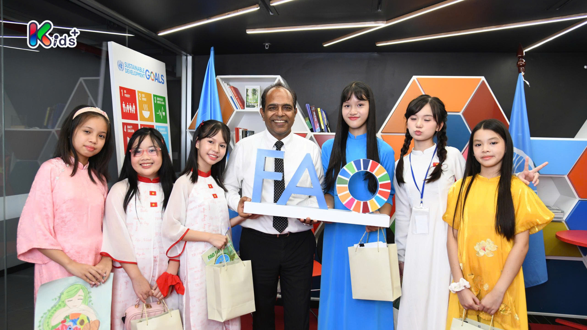 Toàn cảnh sự kiện